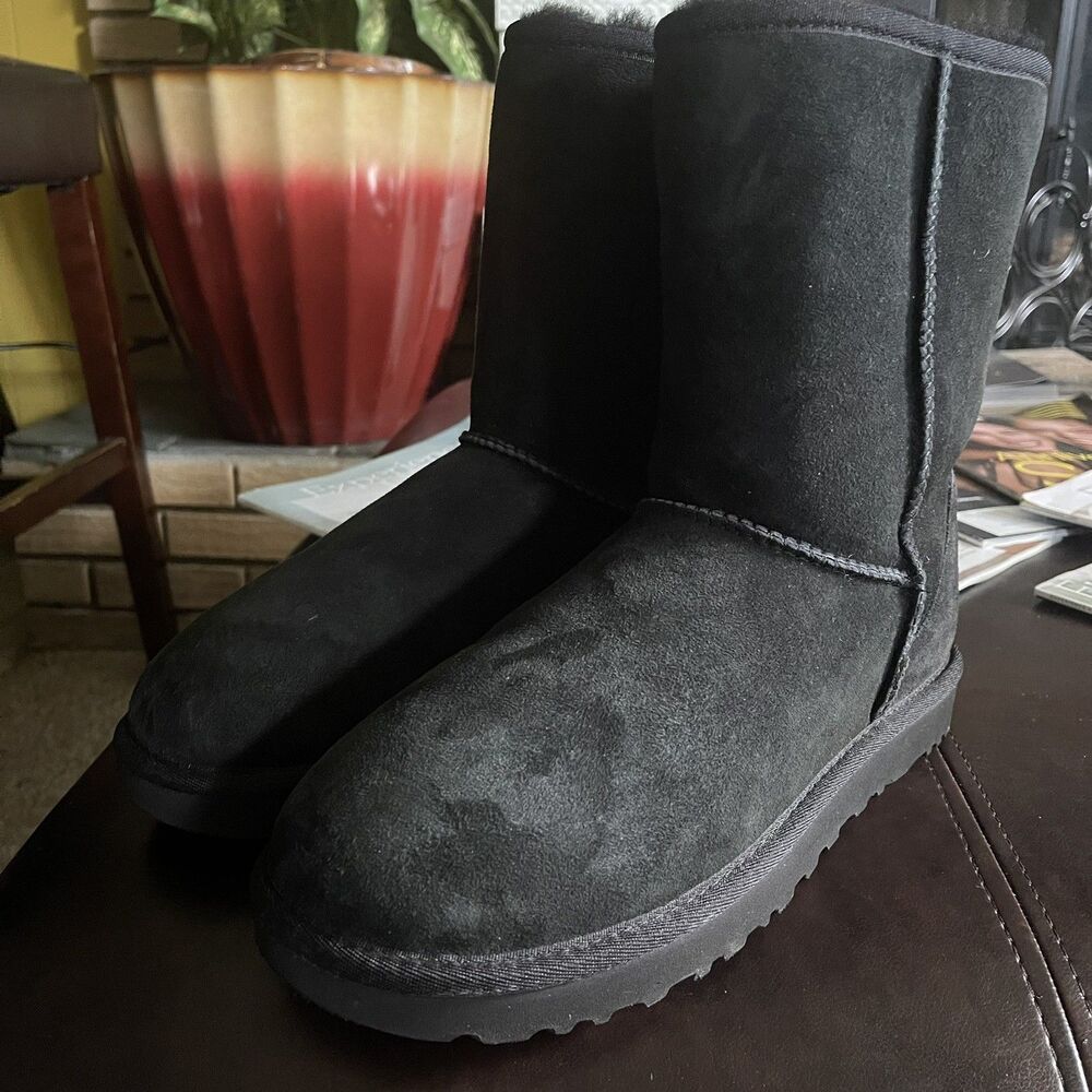 UGG Australia Women's Classic Short II Boots - Black 9